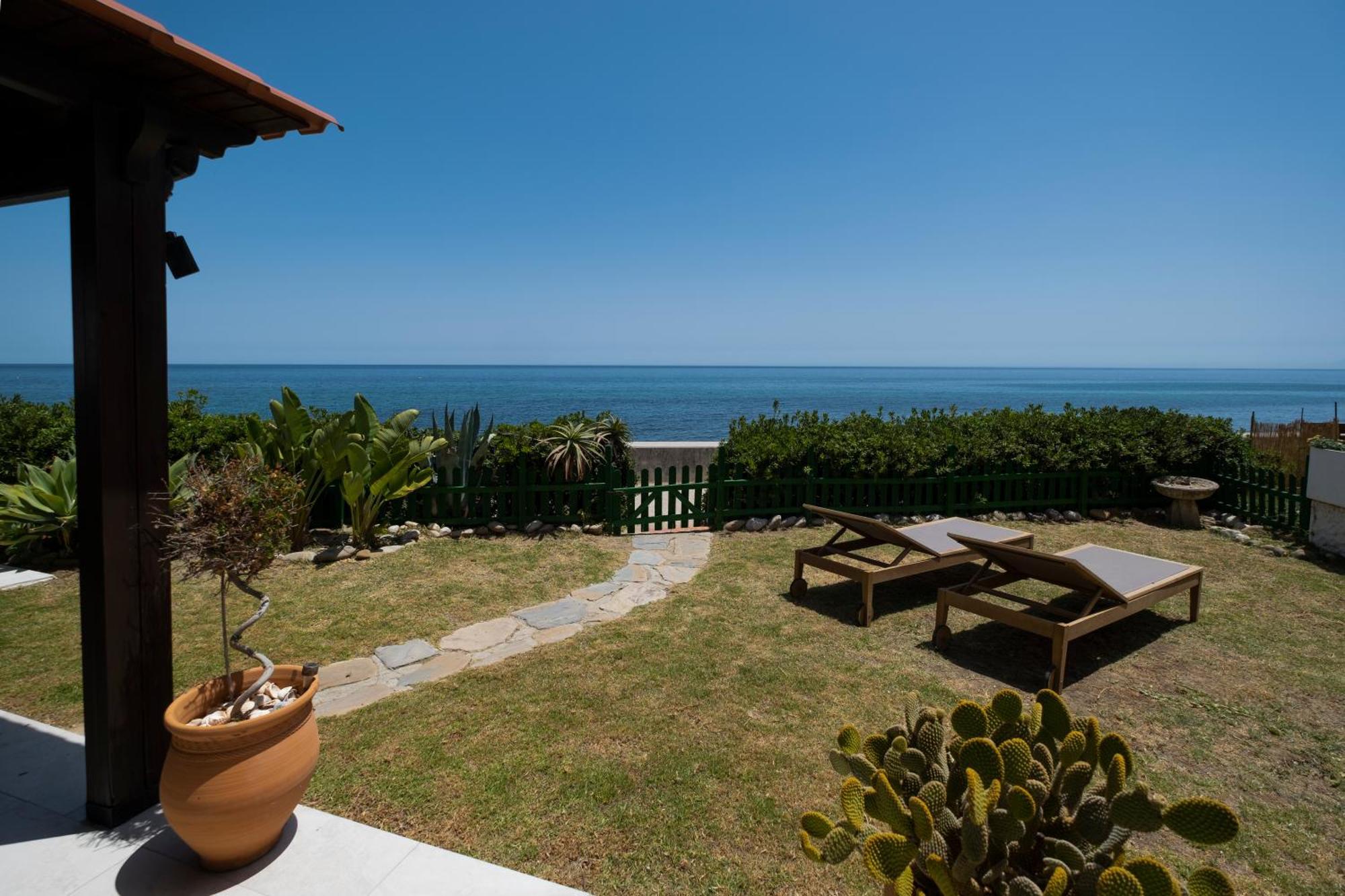 Beach Villa Dorada Estepona Exterior photo
